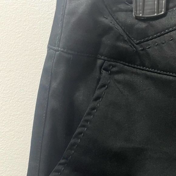 💋PLUS SIZE Black Shorts - Picture 5 of 7